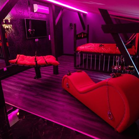 Red Palace Apartament Bdsm Bydhošť Exteriér fotografie