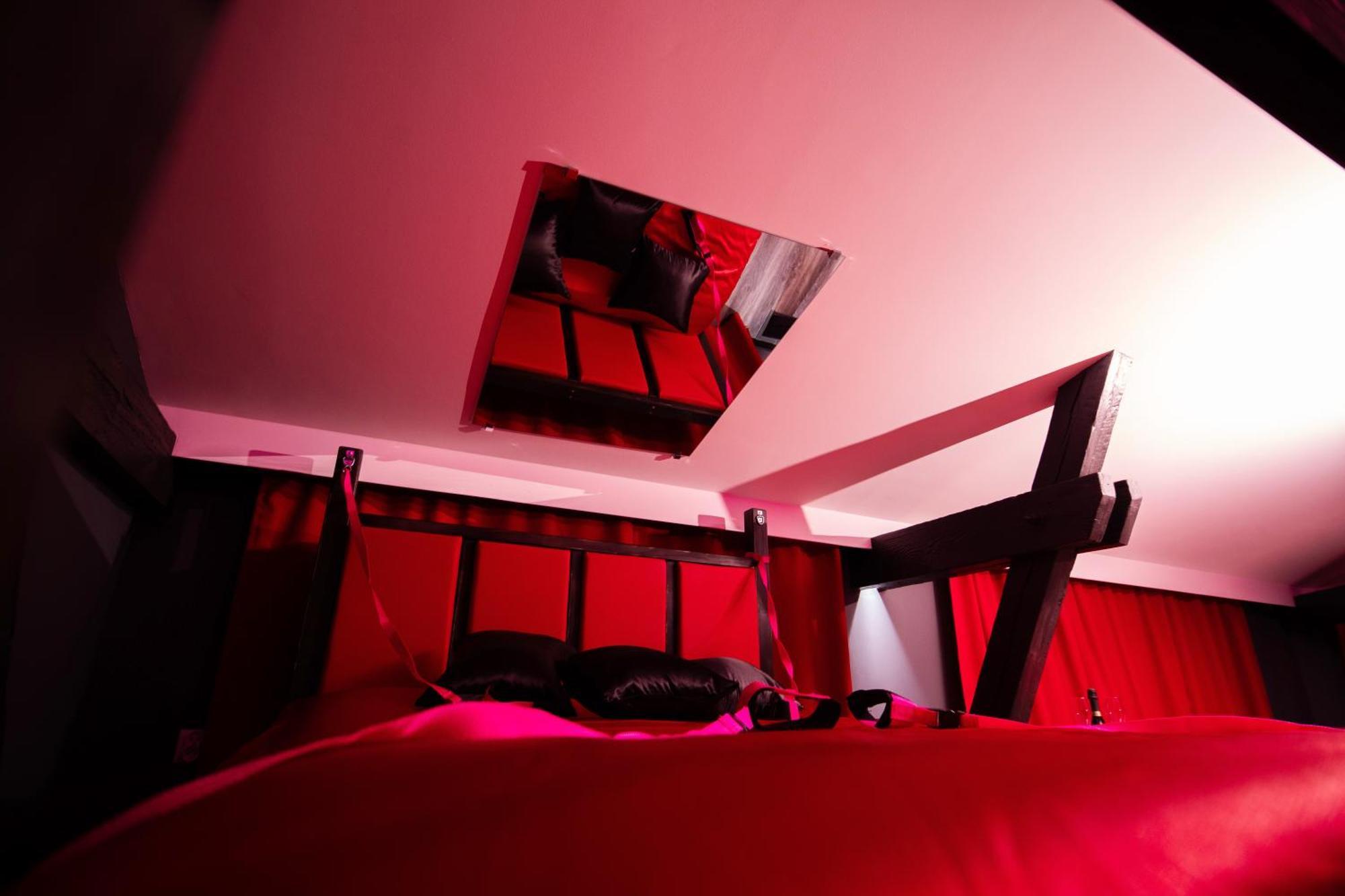 Red Palace Apartament Bdsm Bydhošť Exteriér fotografie